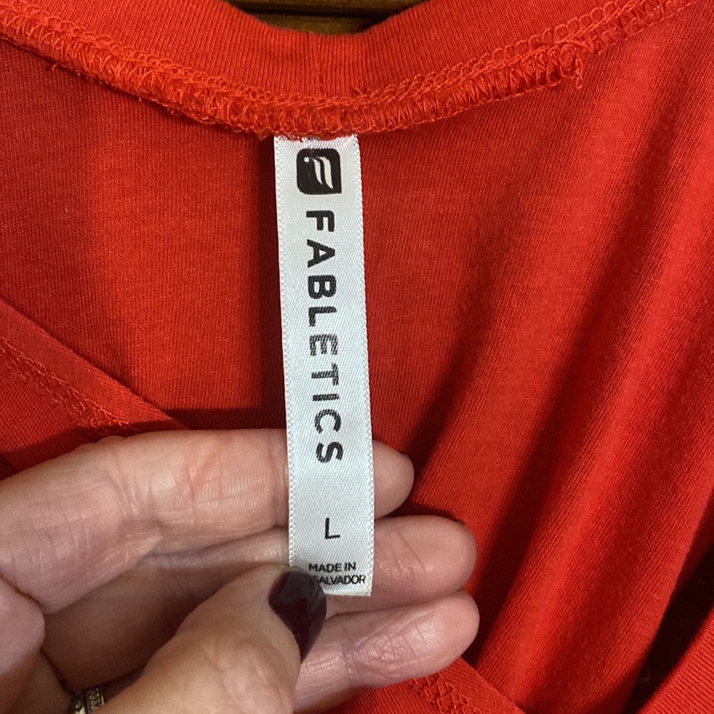 Fabletics Cross back Tank - Picture 2 of 3